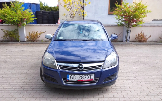 Opel Astra cena 17500 przebieg: 184000, rok produkcji 2011 z Gdańsk małe 67